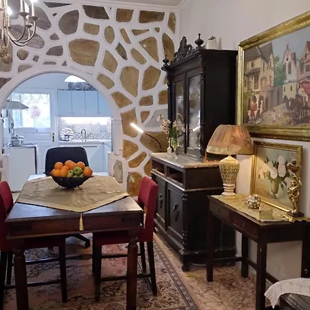 Corfu Airport Flat شقة *